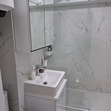 Piata Victoriei, 3 * Bucarest