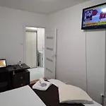 Piata Victoriei, 3 Apartment Bucharest