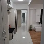 Piata Victoriei, 3 Apartment *