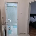 Piata Victoriei, 3 Apartment