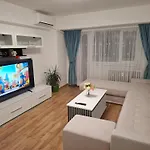 Apartment Piata Victoriei, 3 *