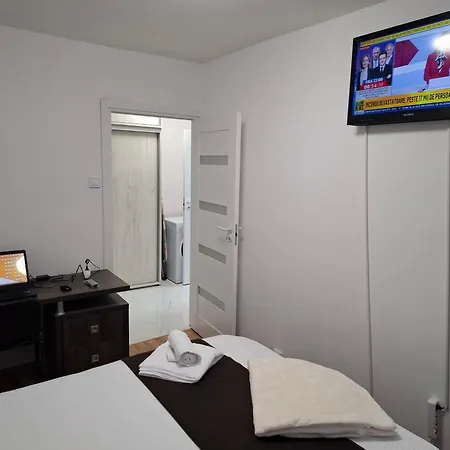 Piata Victoriei, 3 Apartment Bucharest