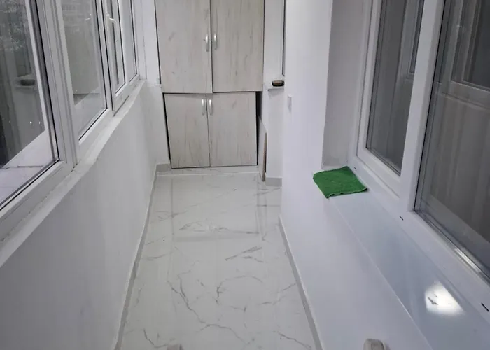 Piata Victoriei, 3 * Bucharest