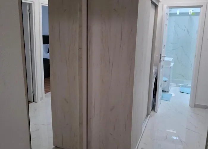 Piata Victoriei, 3 Apartament