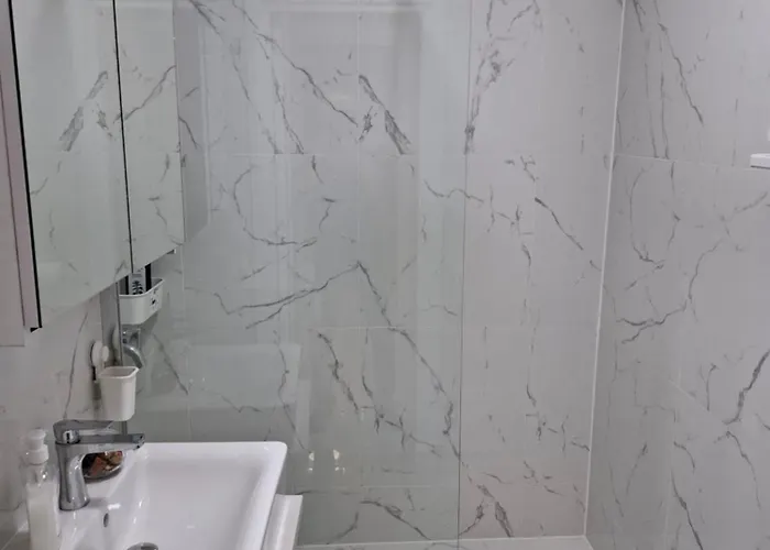Piata Victoriei, 3 Apartment *