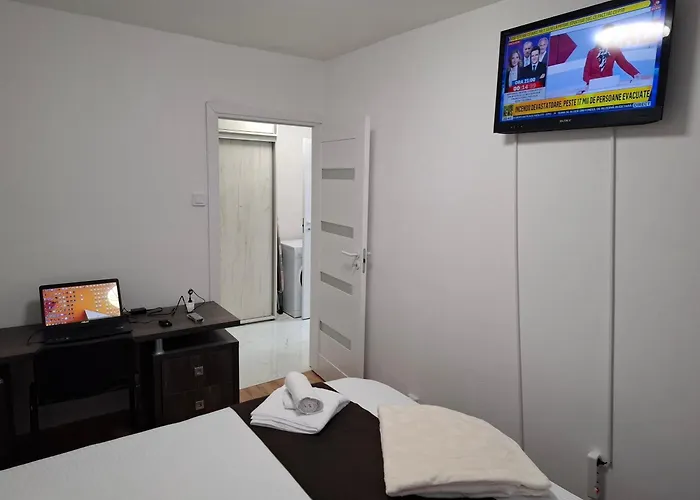 Piata Victoriei, 3 Апартаменти Бухарест