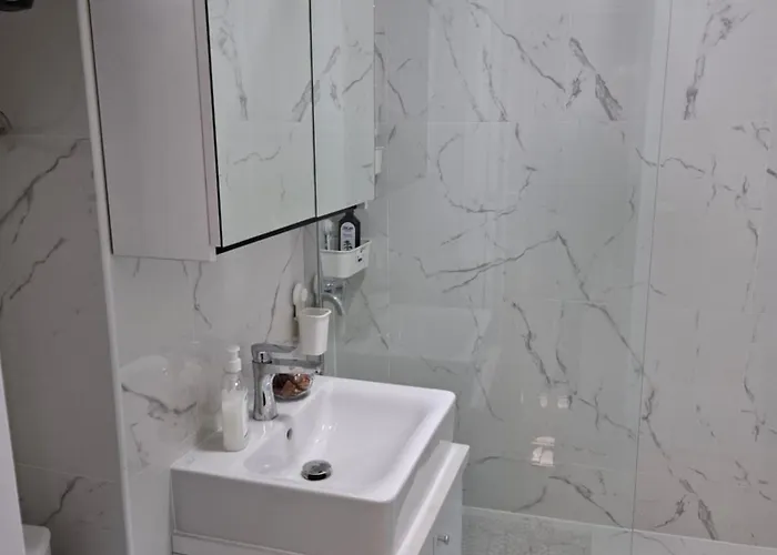 Piata Victoriei, 3 * Bucureşti