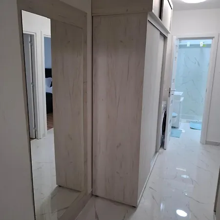 Piata Victoriei, 3 Appartement